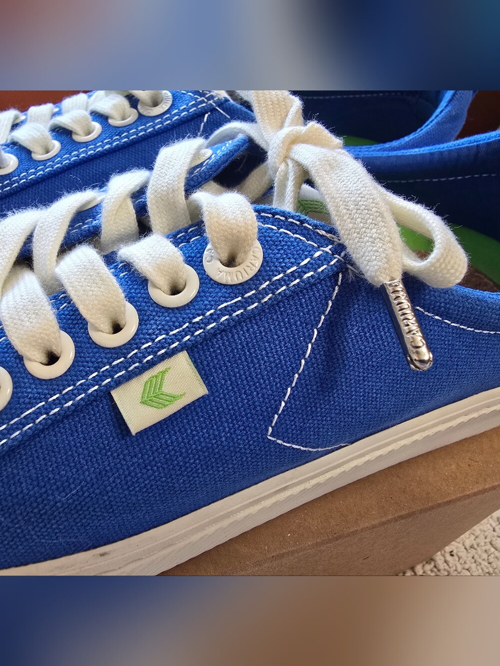 Cariuma Classic Blue OCA Low Canvas Sneakers Size Mens 8 Womens 9.5
